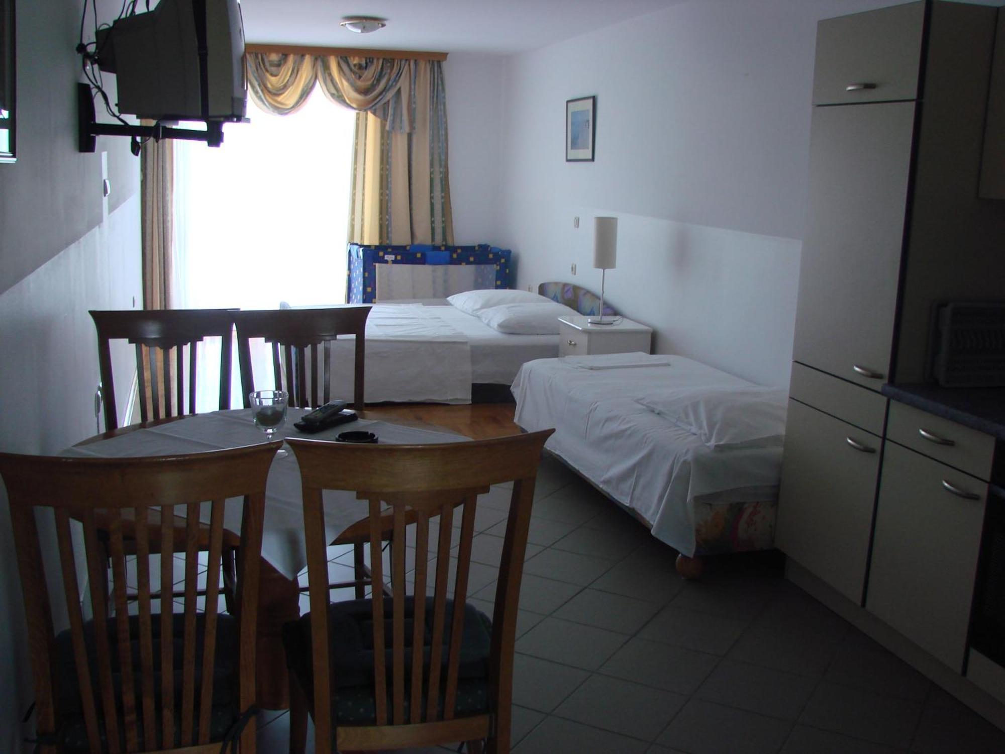 Apartments Happy Island Rab ラブ 部屋 写真