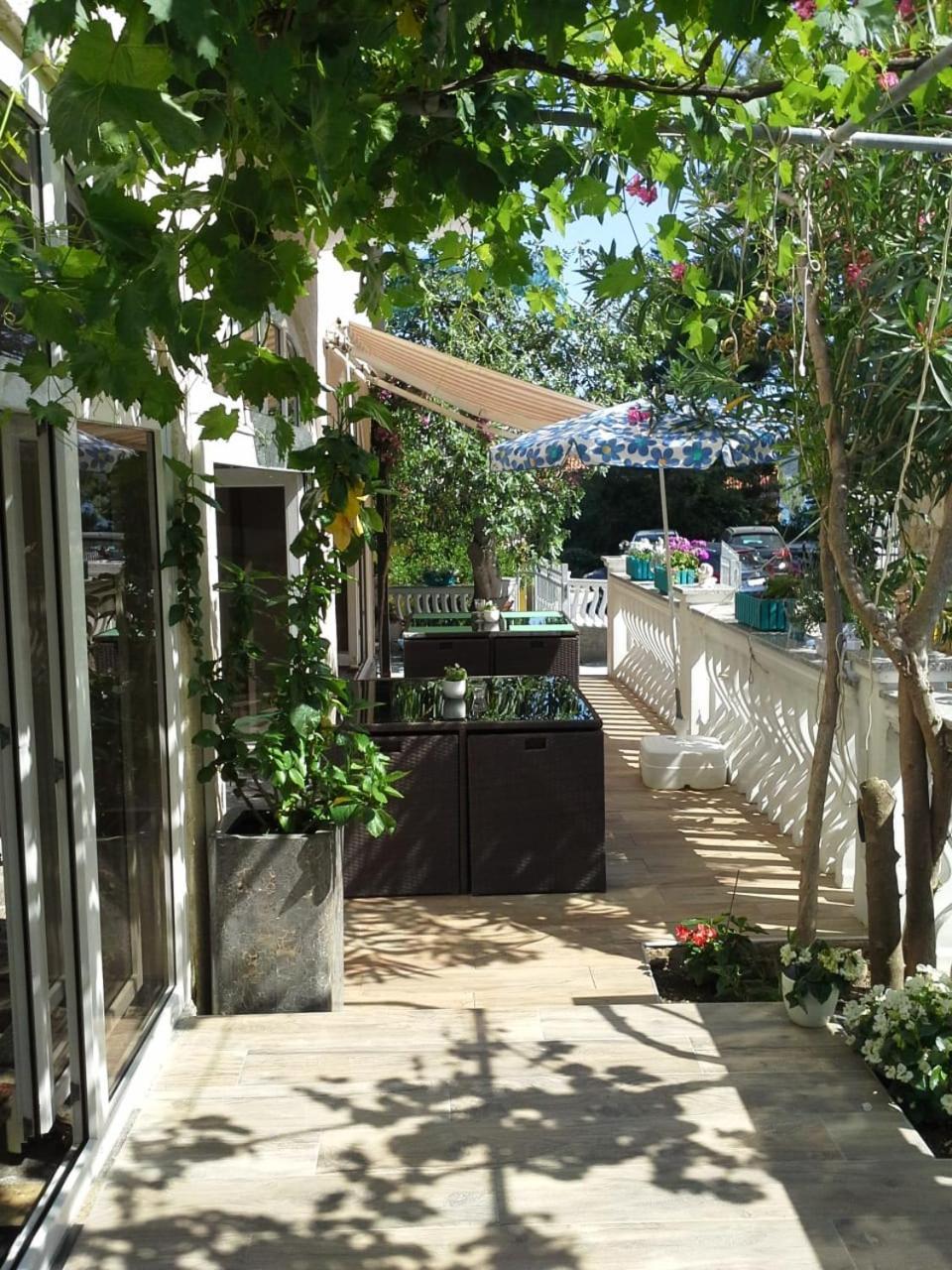 Apartments Happy Island Rab ラブ エクステリア 写真